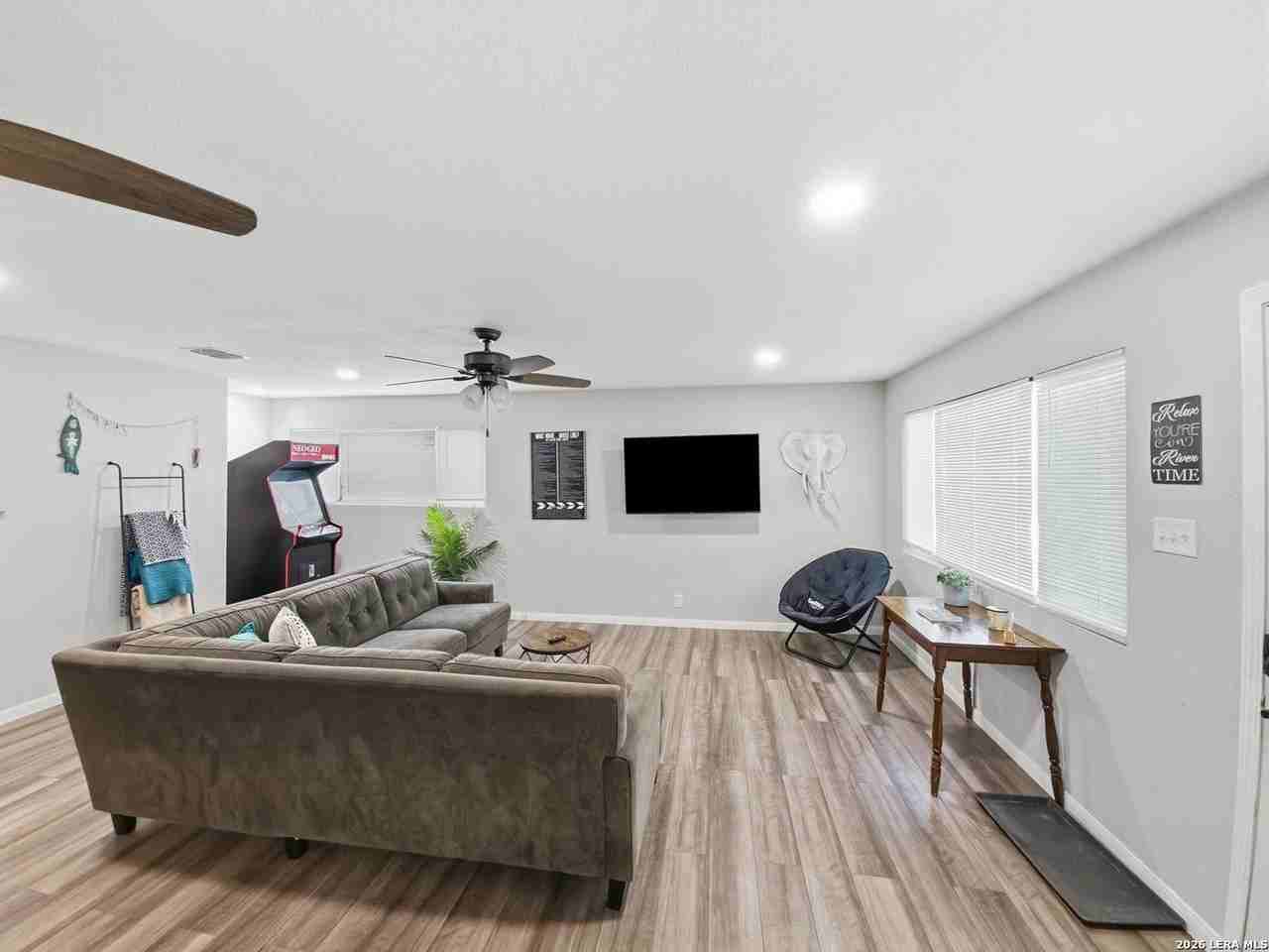 1510 Roadside Dr - Photo 3 of 25
