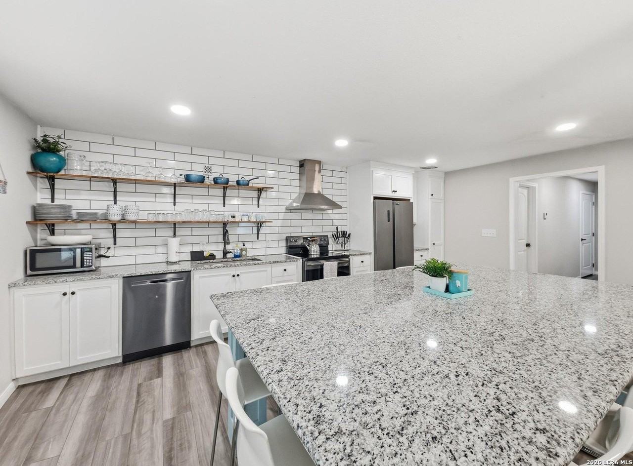 1510 Roadside Dr - Photo 4 of 25