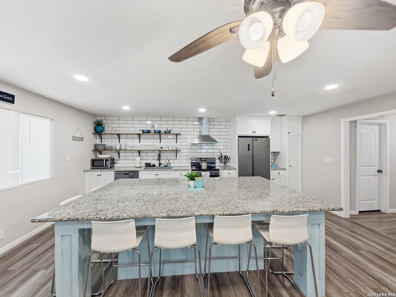1510 Roadside Dr - Photo 5 of 25