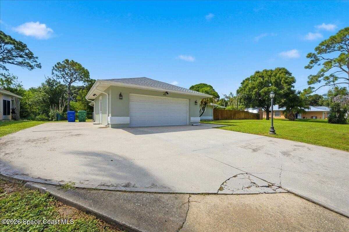 402 Concha Dr - Photo 5 of 50