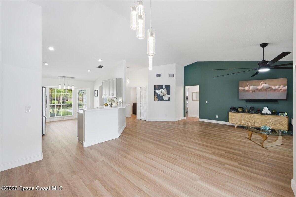 402 Concha Dr - Photo 7 of 50