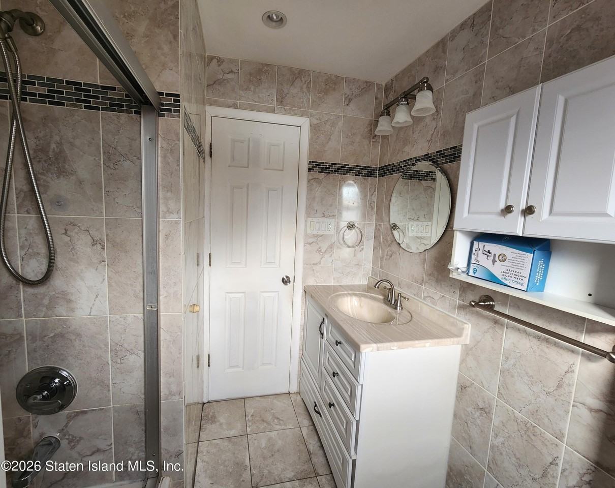 336 Manor Rd - Photo 7 of 16