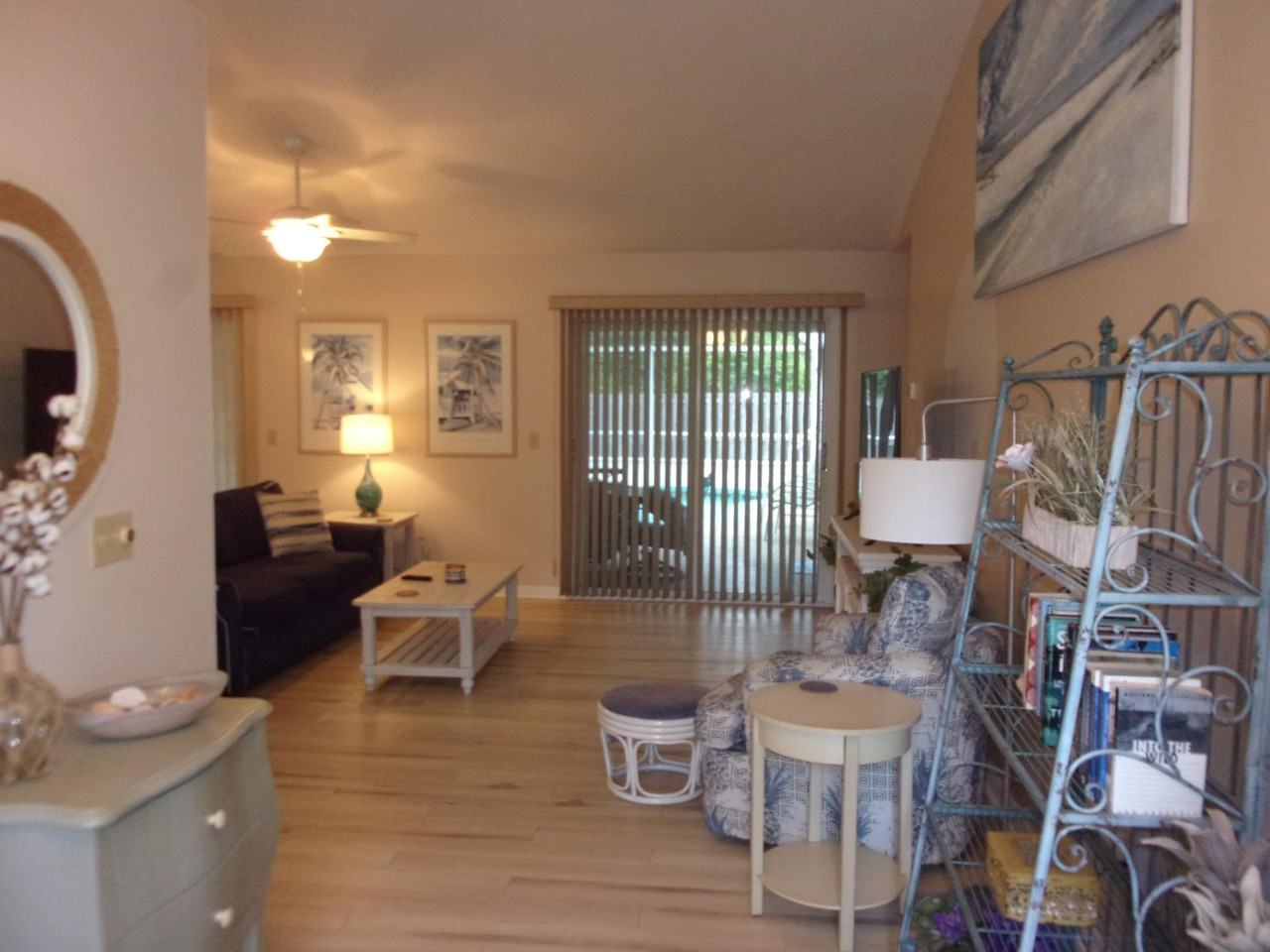 652 Nautical Way - Photo 3 of 32