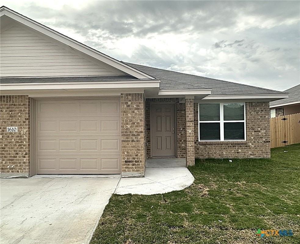 1610 Risen Star Ln #B - Photo 3 of 19