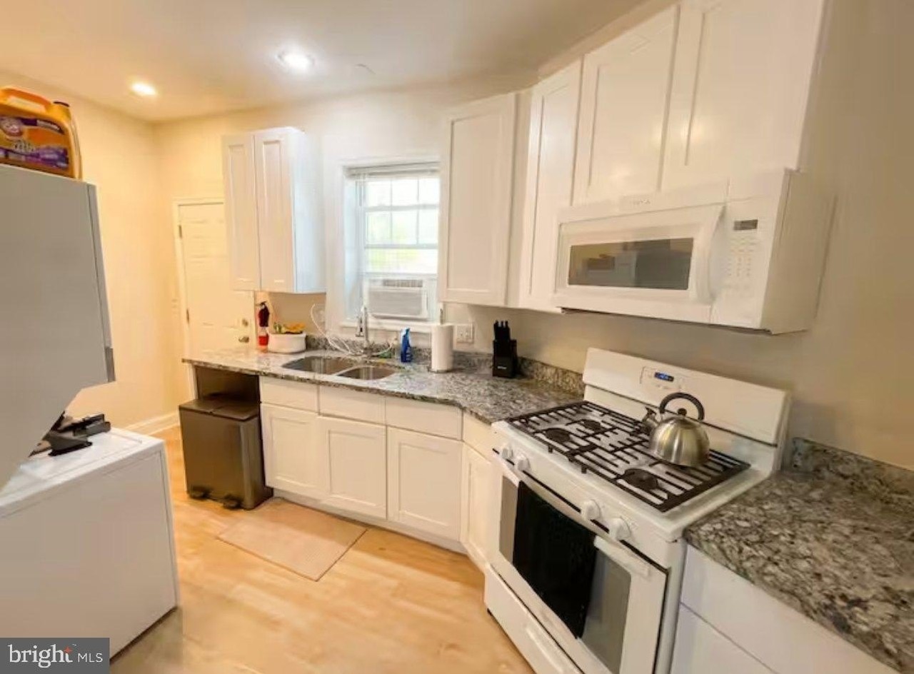 811 W Virginia Ave Ne - Photo 4 of 12