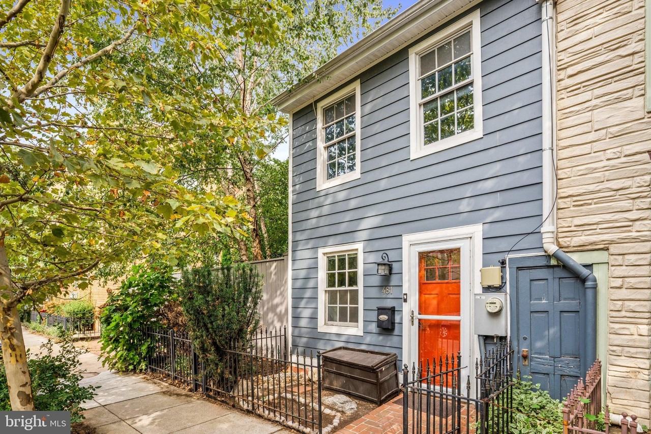 481 Ridge St Nw - Photo 2 of 18