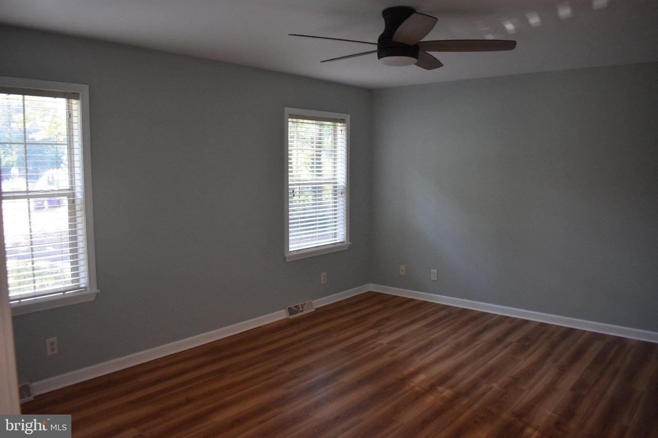 31127 Beaver Cir - Photo 7 of 21