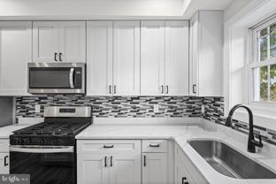 816 N Belnord Ave - Photo 1 of 1