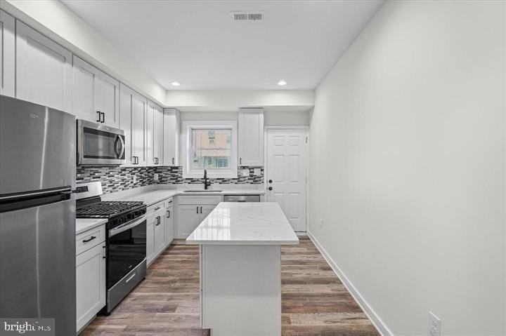 816 N Belnord Ave - Photo 3 of 34