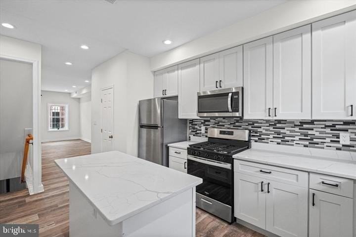 816 N Belnord Ave - Photo 4 of 34