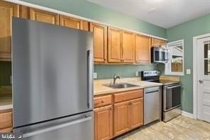 826 Jeannette Ave - Photo 4 of 34