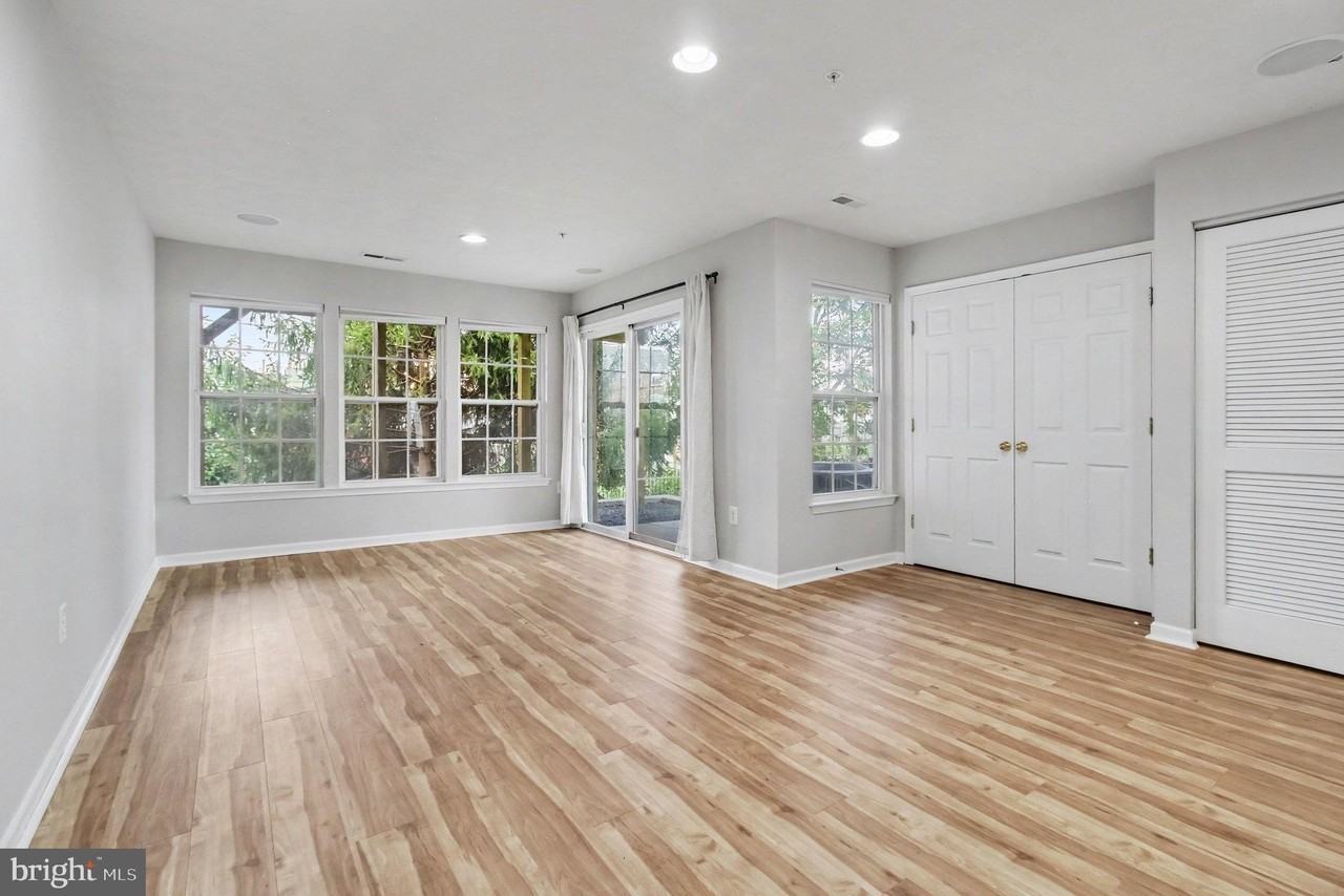 9864 Decatur Rd - Photo 5 of 33