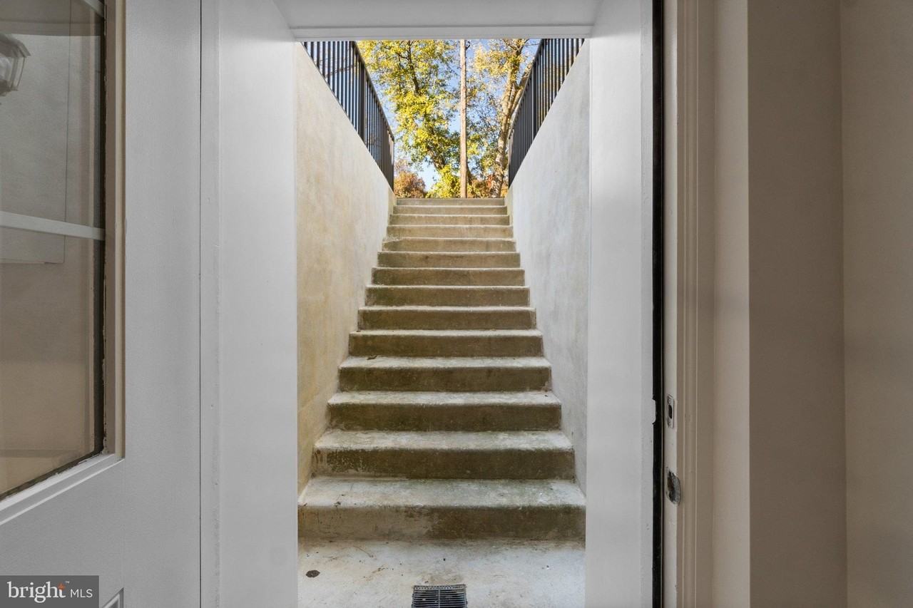 332 Ridge Rd #C - Photo 4 of 33