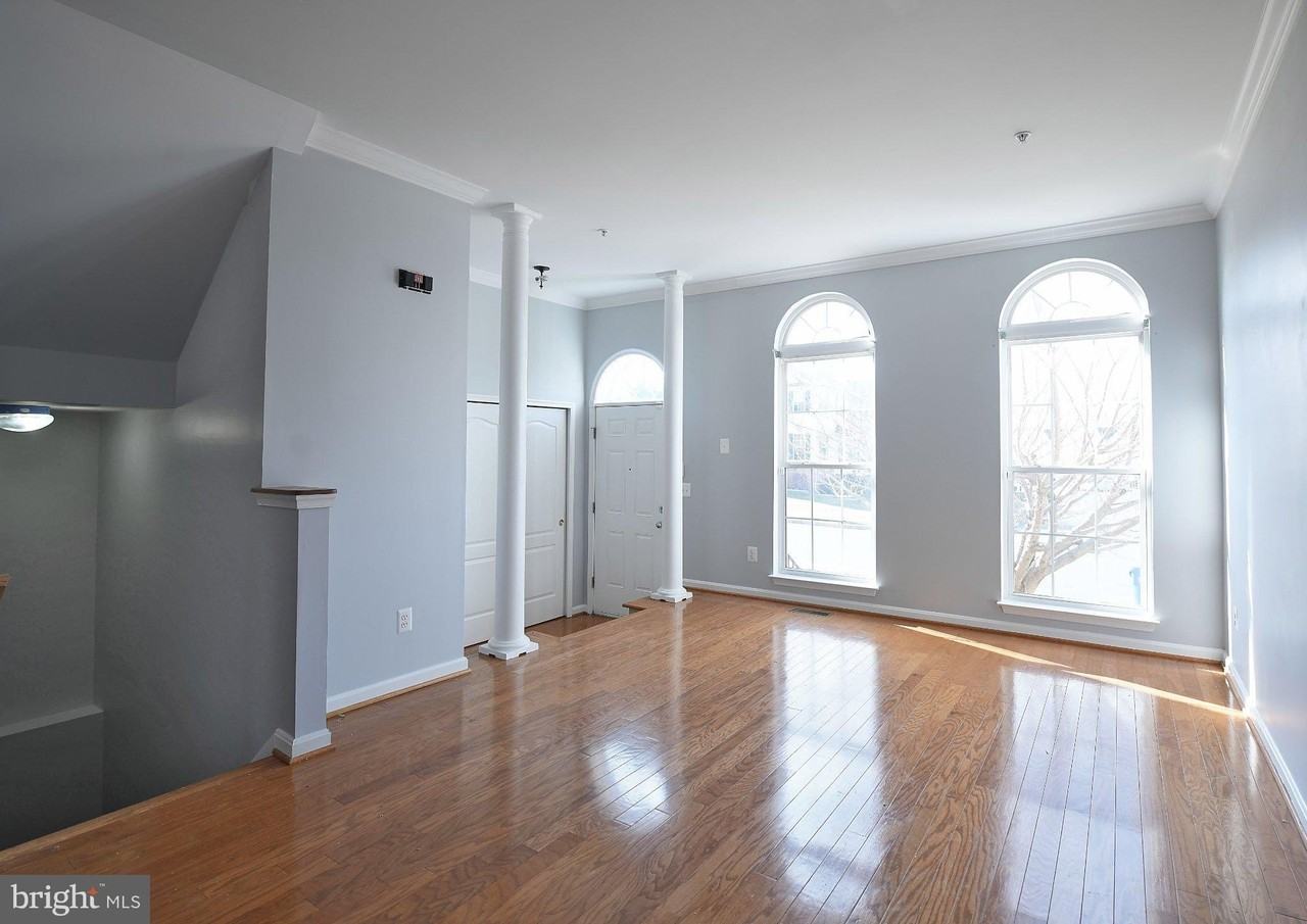 655 Kirkcaldy Way - Photo 3 of 21