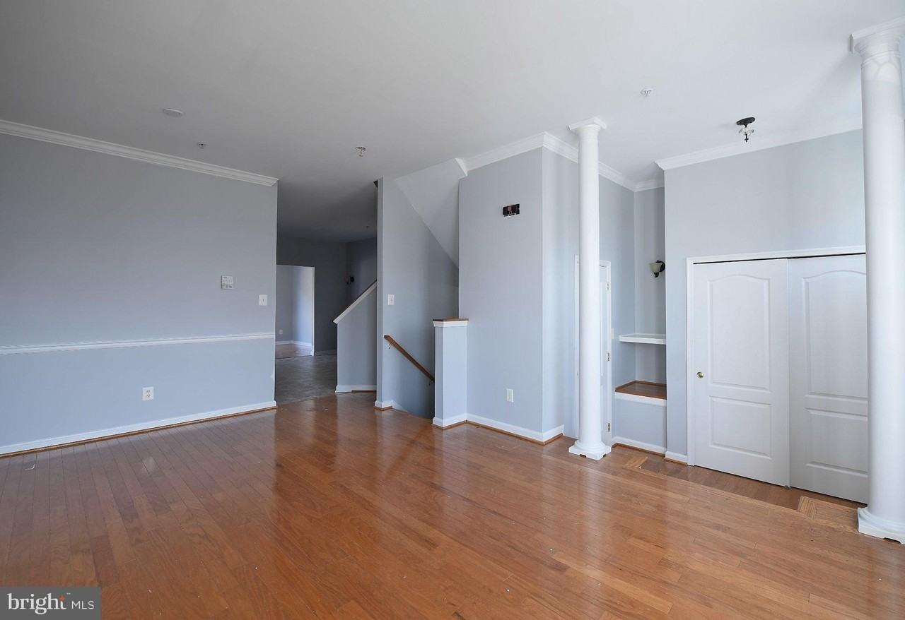 655 Kirkcaldy Way - Photo 6 of 21