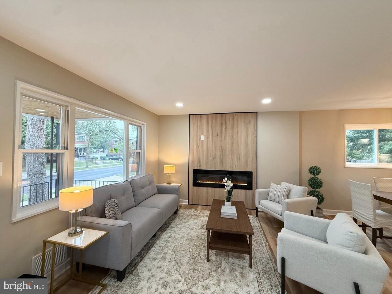 5008 36th Ave - Photo 4 of 50