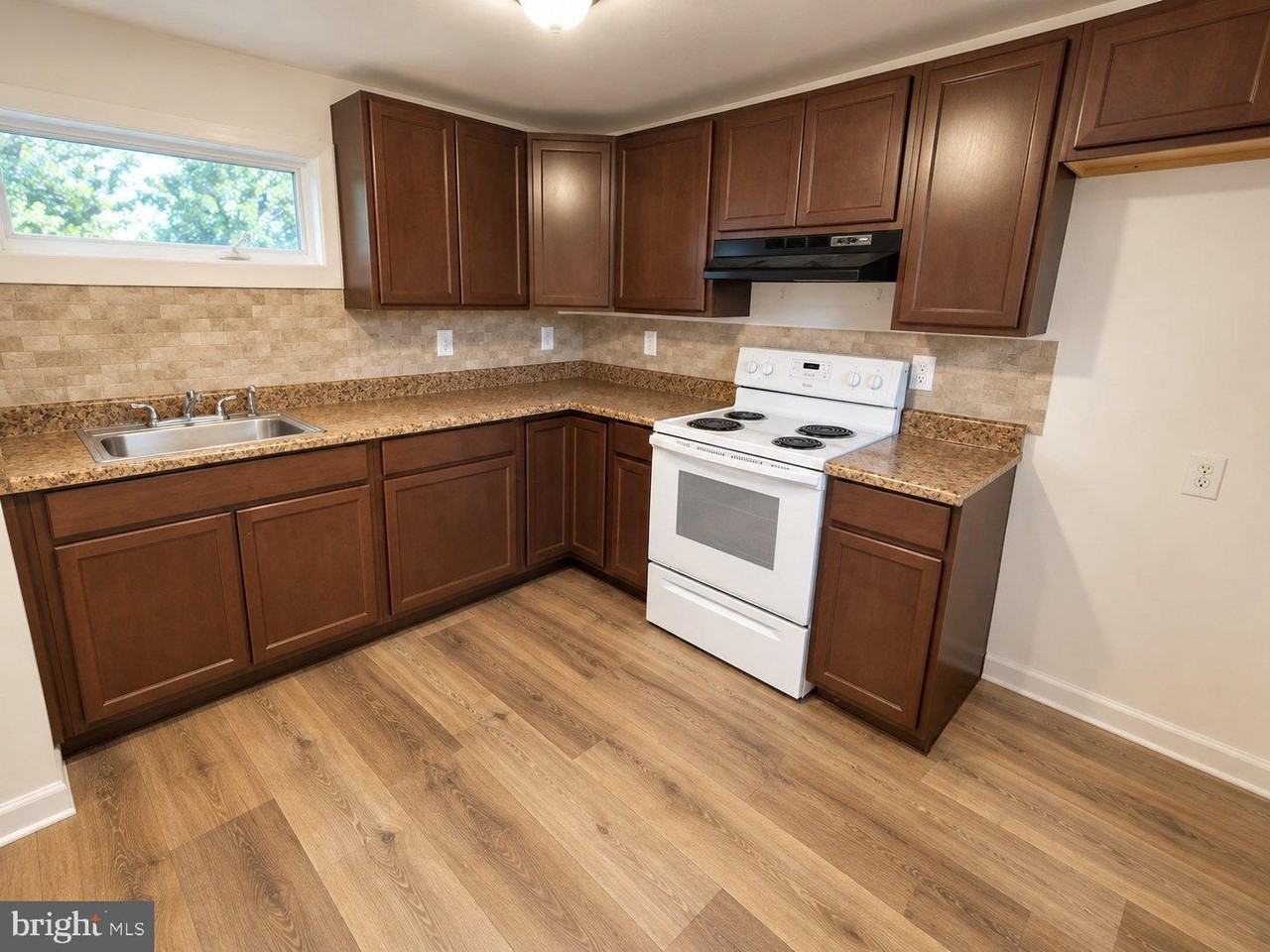 510 Willow Blvd - Photo 2 of 9