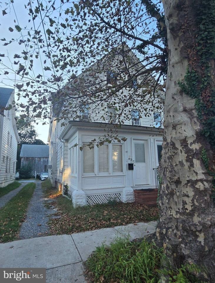 83 Chestnut St - Photo 2 of 15