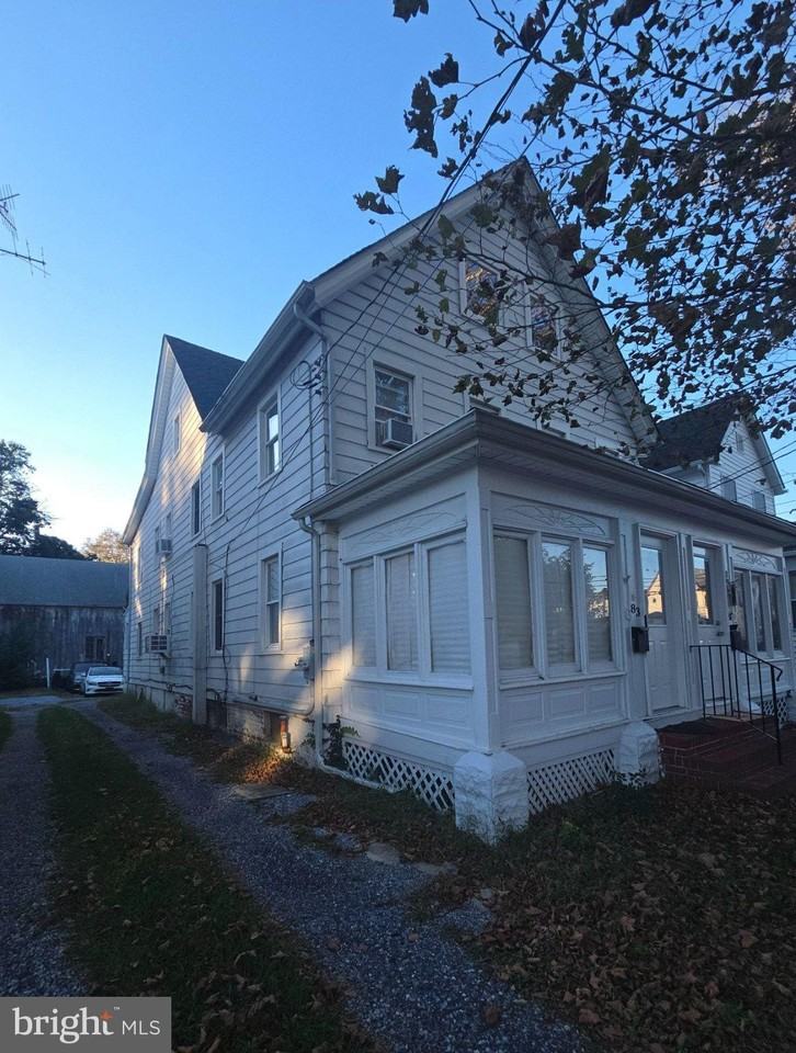 83 Chestnut St - Photo 3 of 15