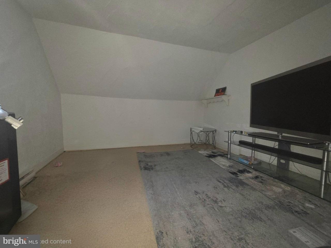83 Chestnut St - Photo 4 of 15