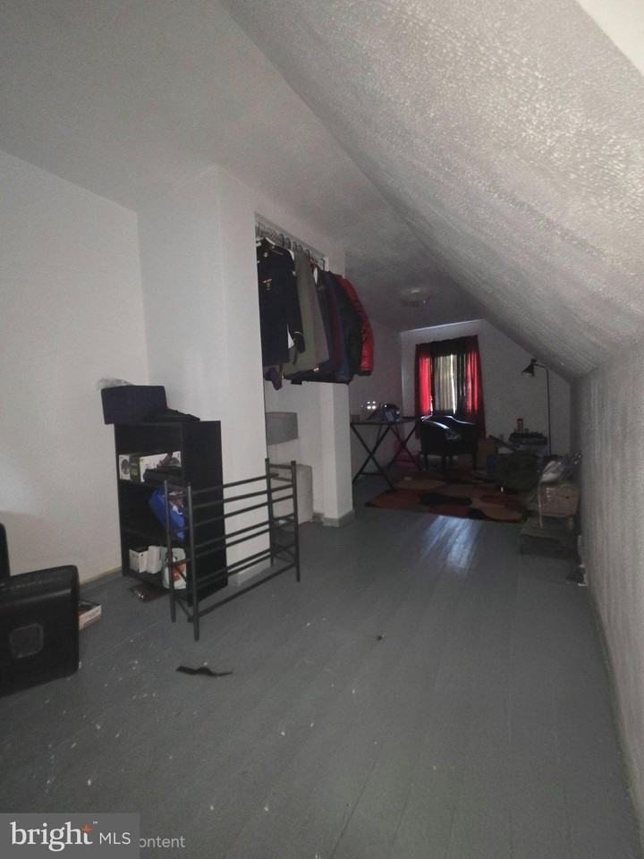 83 Chestnut St - Photo 5 of 15