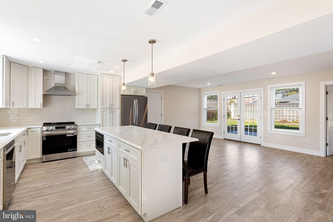 6 Meadow Ln - Photo 2 of 14