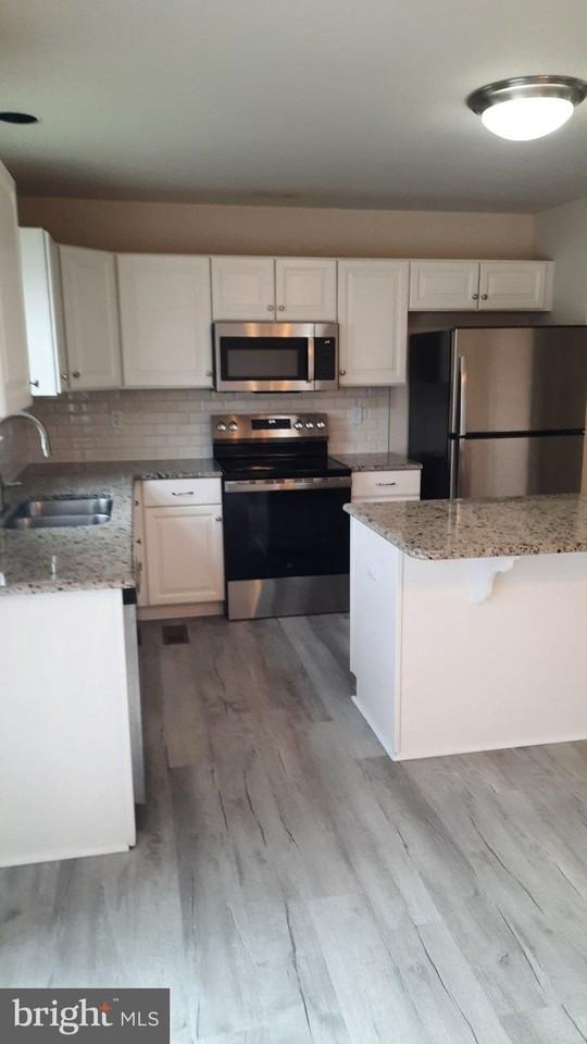 835 Schooner Ln - Photo 5 of 17