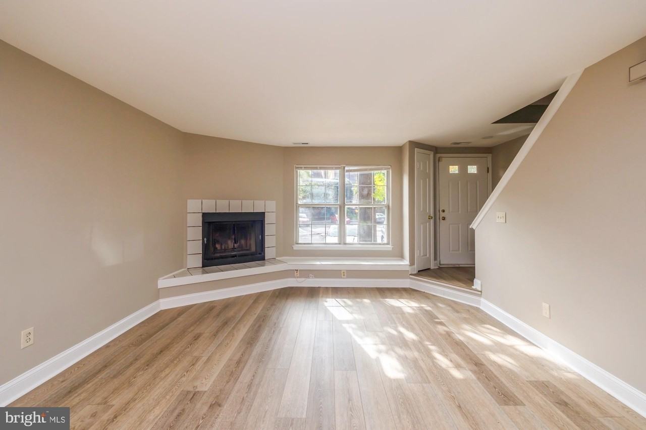 44 Rampart Dr #44 - Photo 3 of 33
