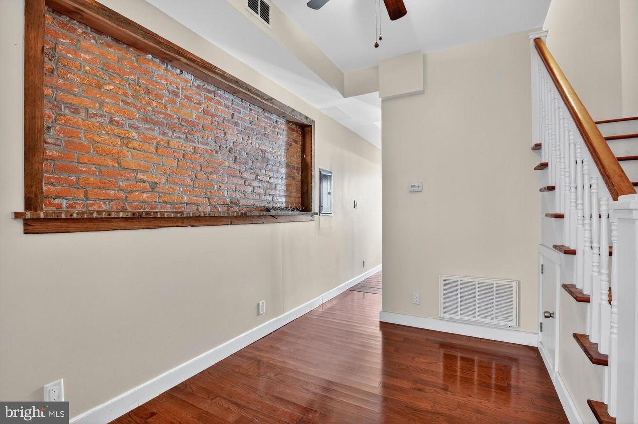 112 E Allen St #2 - Photo 6 of 25