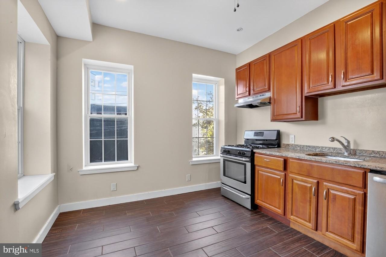 112 E Allen St #2 - Photo 7 of 25