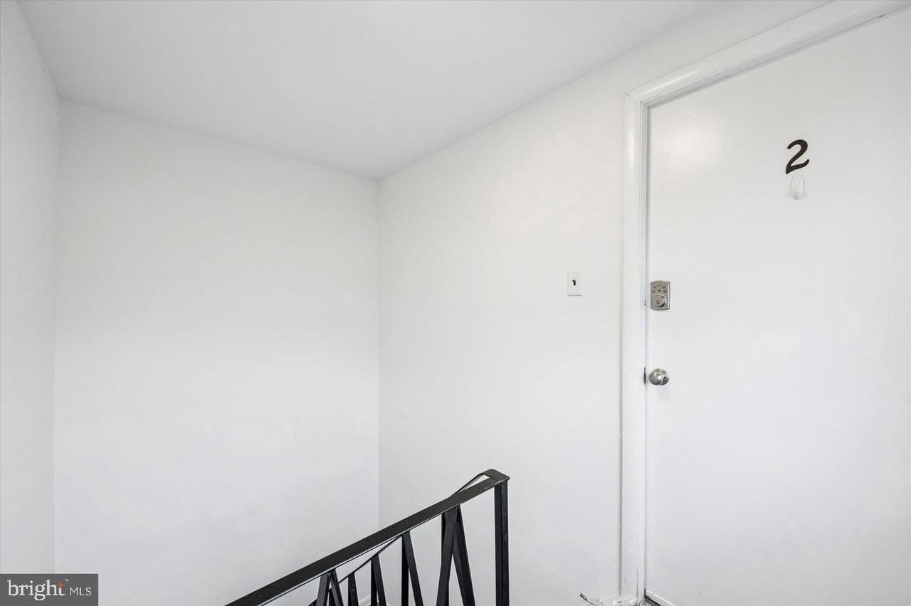 409 Naomi St #2 - Photo 5 of 14