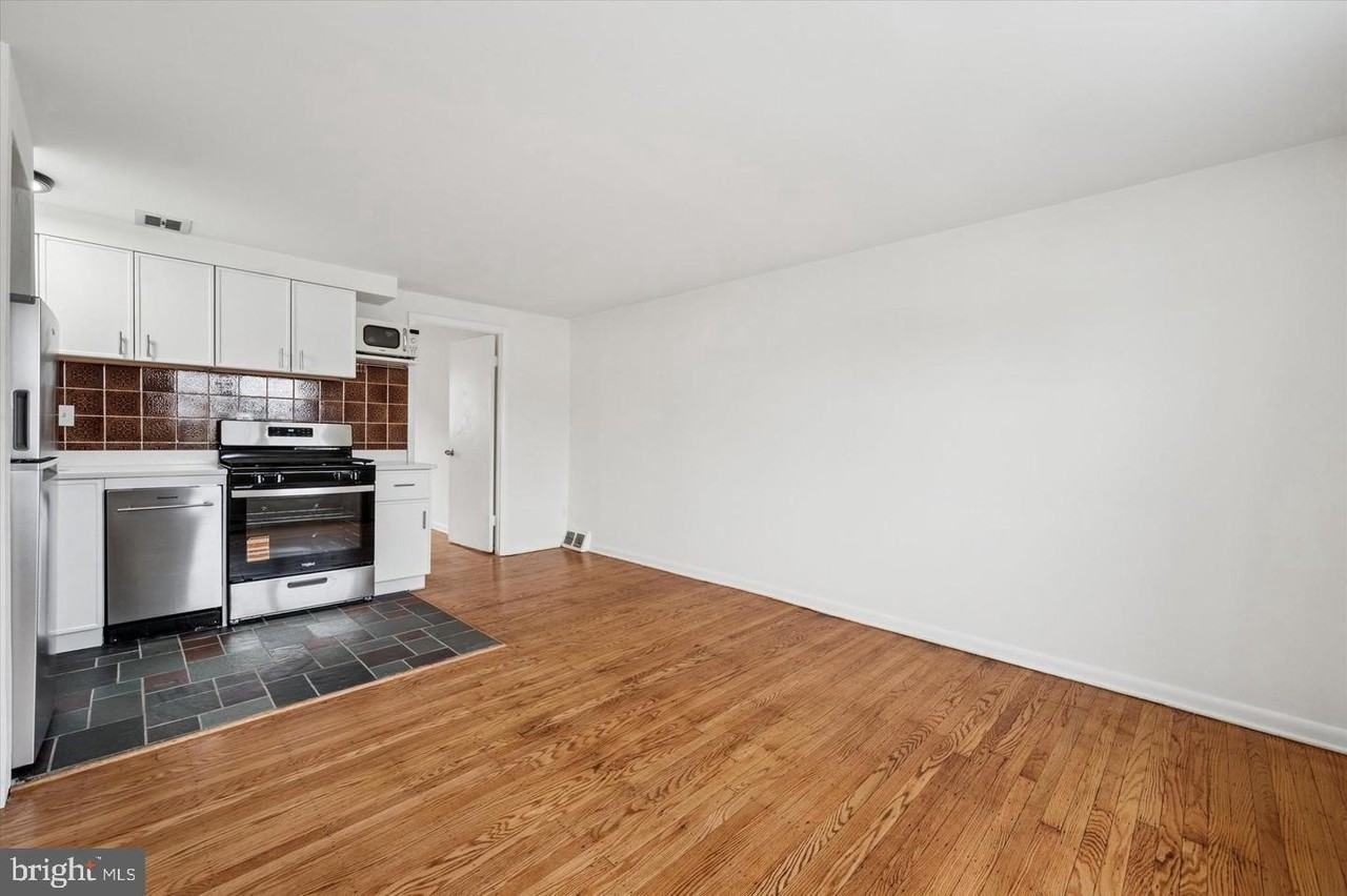409 Naomi St #2 - Photo 6 of 14