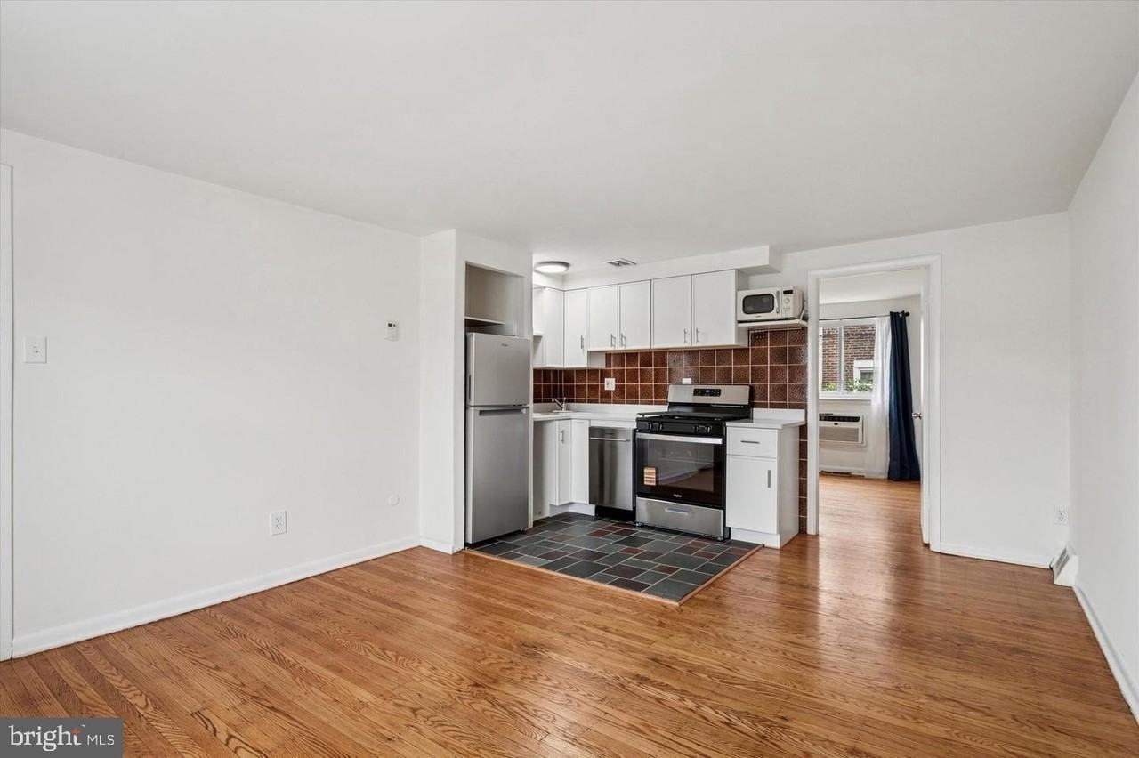 409 Naomi St #2 - Photo 7 of 14