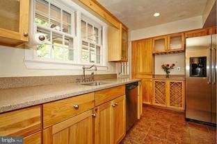 137 S Virginia Ave - Photo 1 of 1