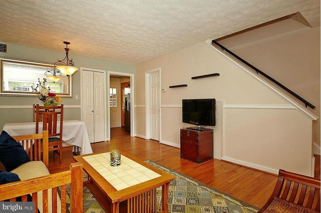 137 S Virginia Ave - Photo 2 of 17