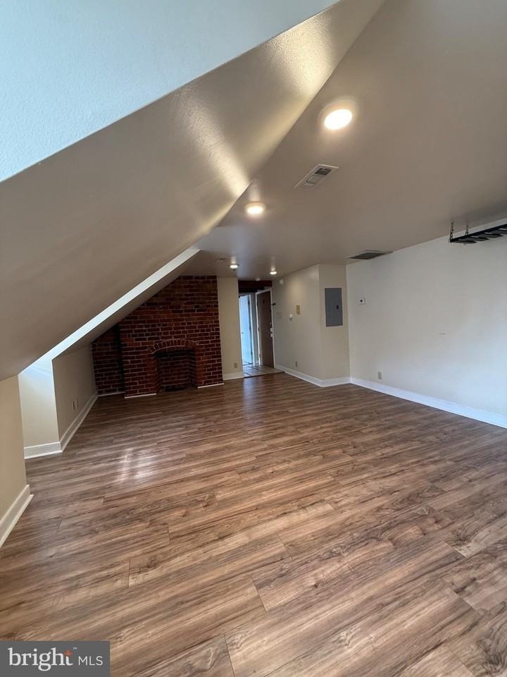 319 William St #A - Photo 4 of 12