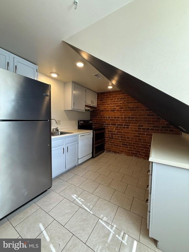 319 William St #A - Photo 7 of 12