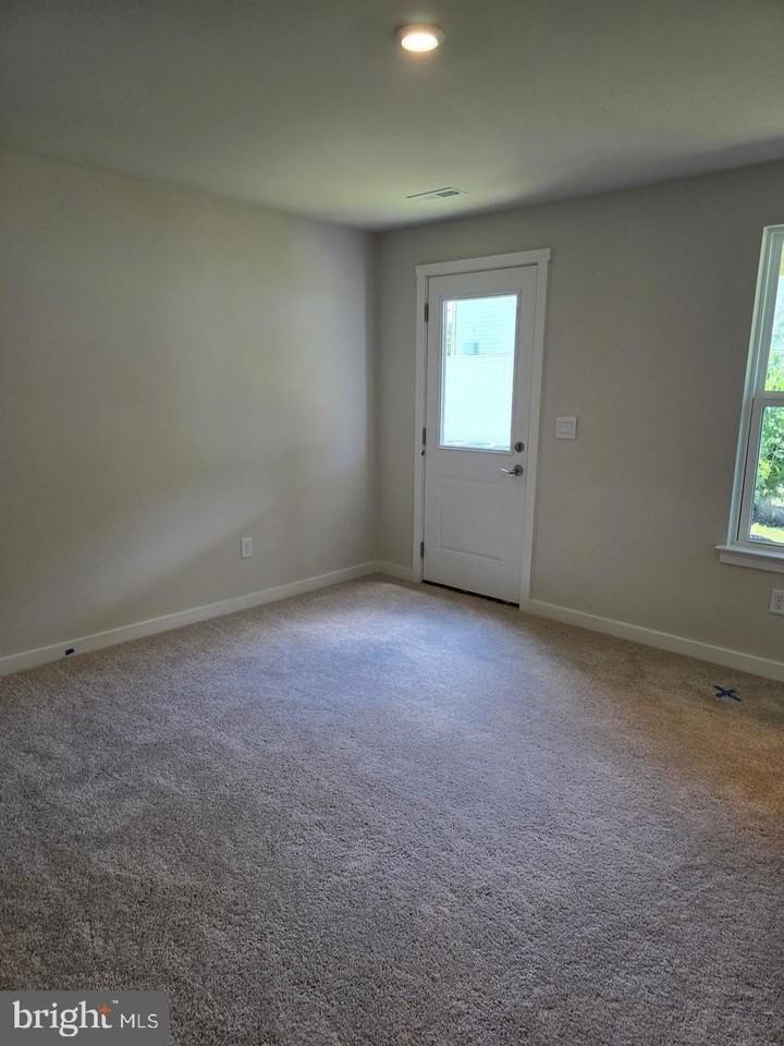 107 Boone Ct - Photo 7 of 36