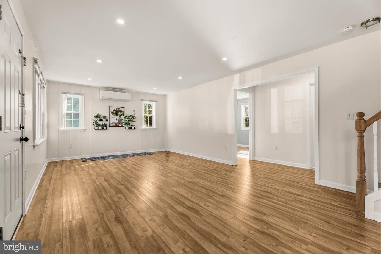 3421 Memorial St - Photo 4 of 17