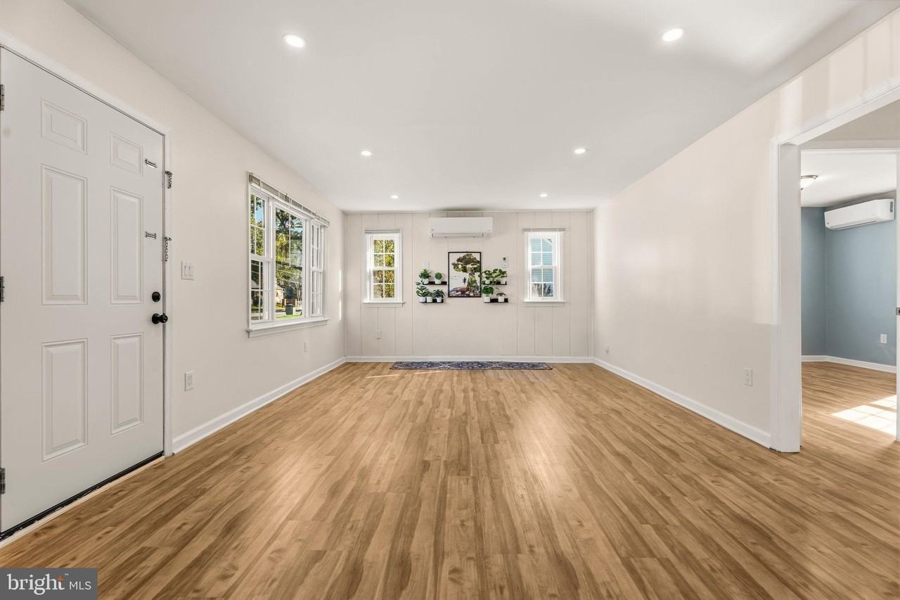 3421 Memorial St - Photo 5 of 17