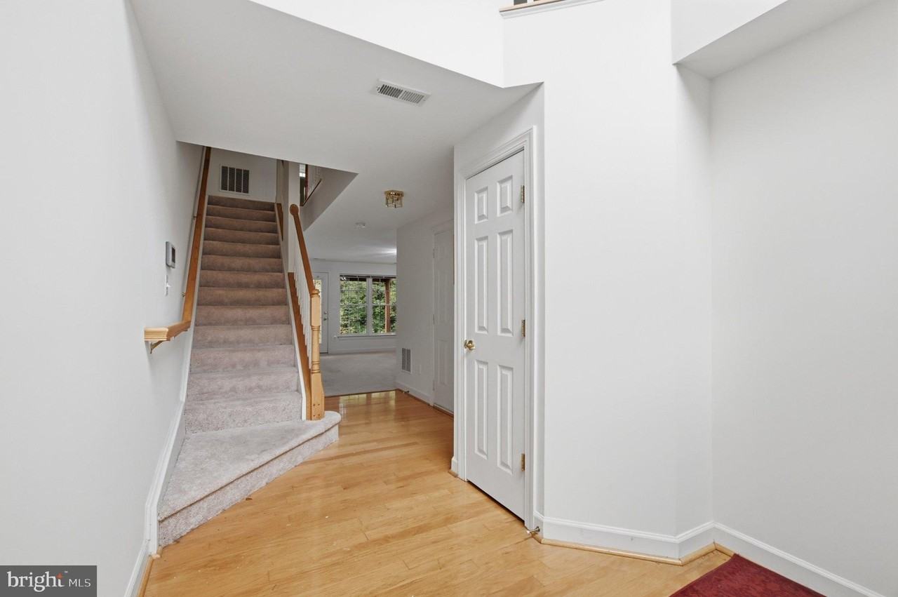 14216 Madrigal Dr - Photo 3 of 28
