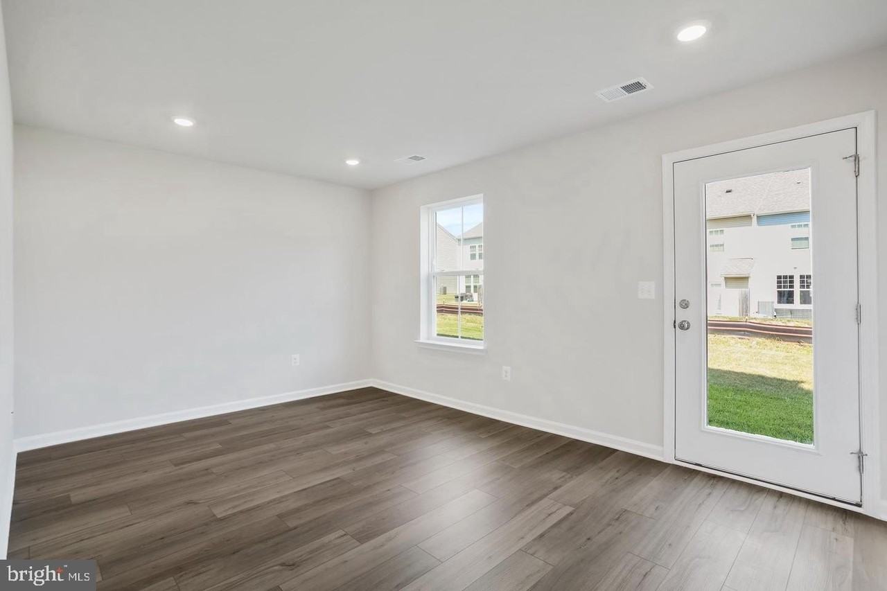 127 Kinkade Ct - Photo 2 of 29