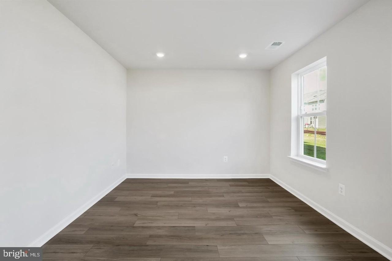 127 Kinkade Ct - Photo 3 of 29
