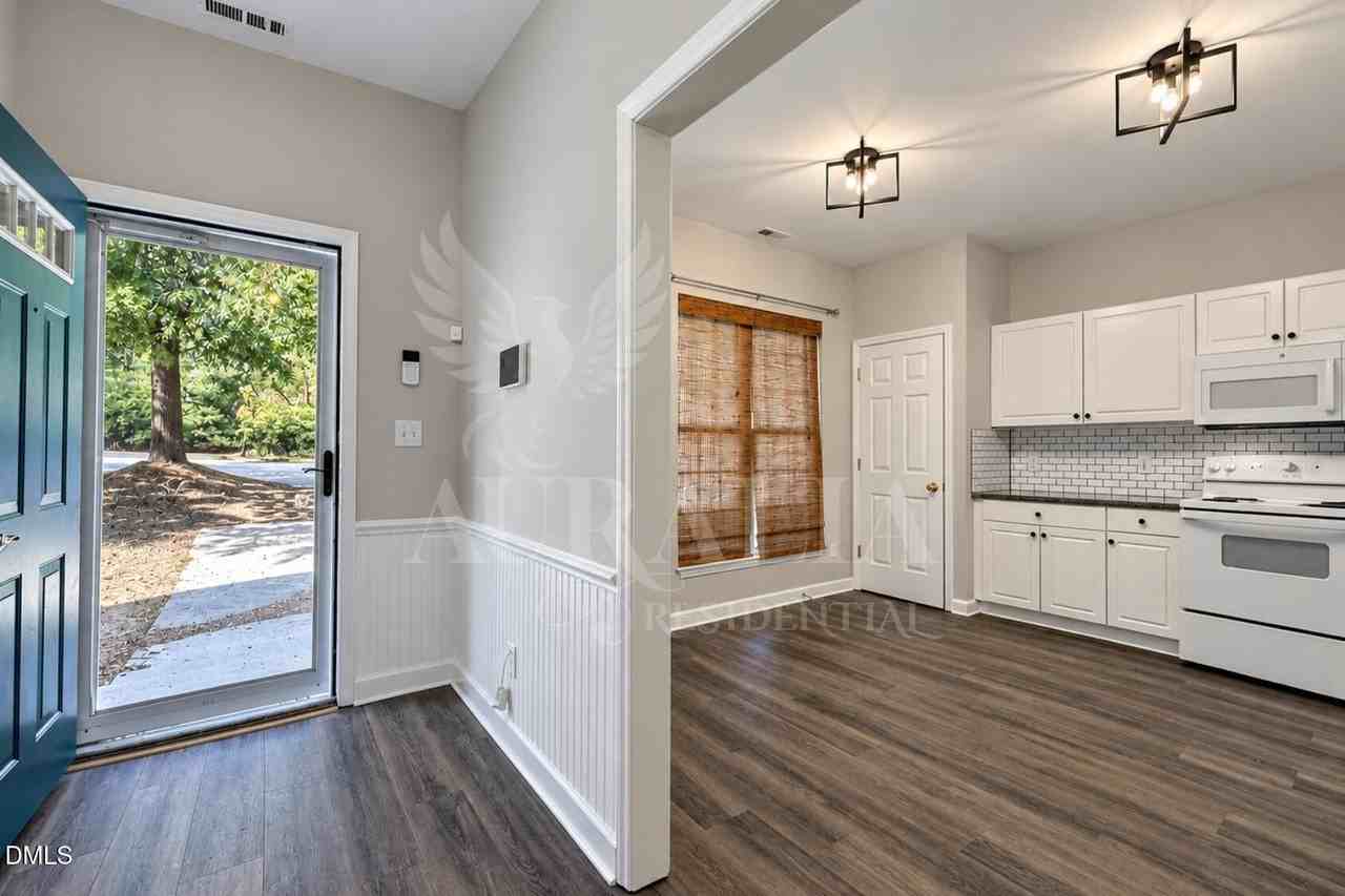 5804 Neuse Wood Dr - Photo 5 of 24