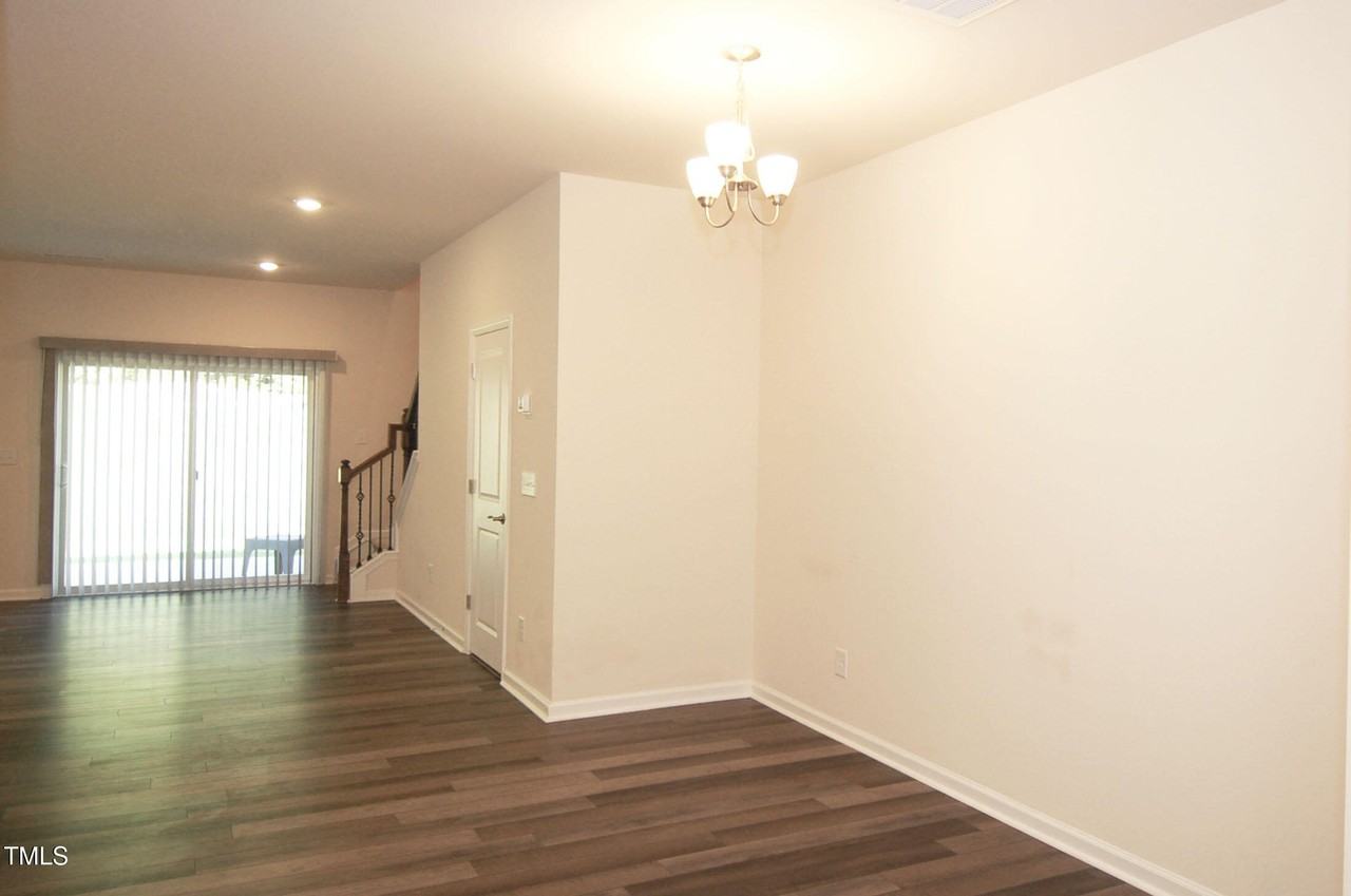331 White Oak Ridge Dr - Photo 4 of 13