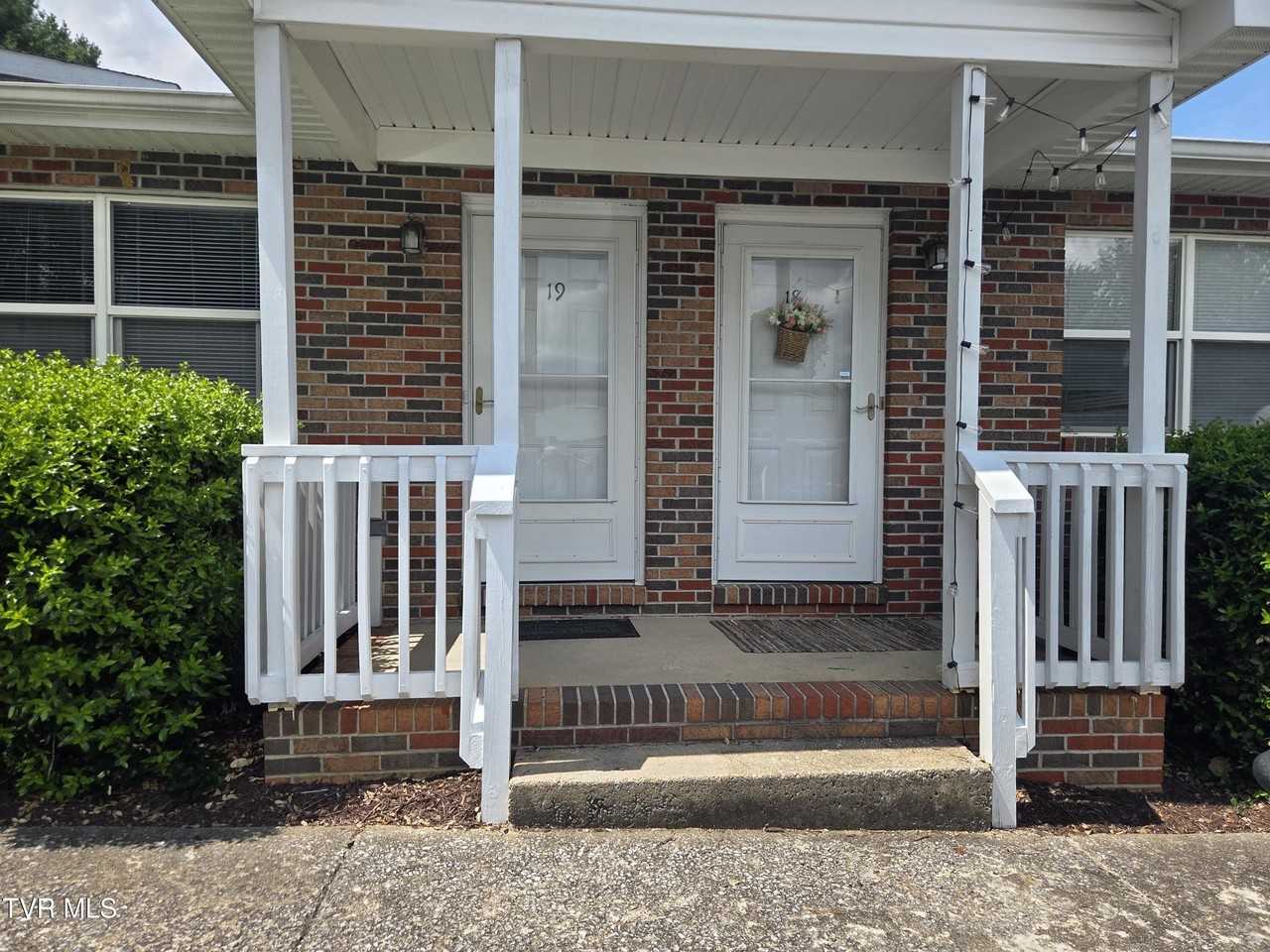 2814 Plymouth Rd #15 - Photo 3 of 12