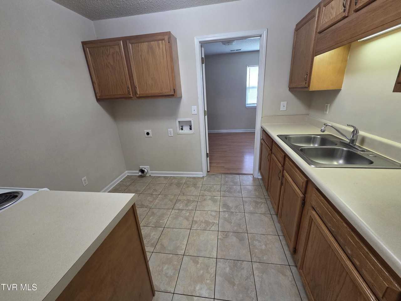 2814 Plymouth Rd #15 - Photo 7 of 12