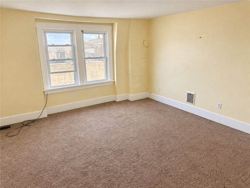 1538 5th Ave #3 - Photo 4 of 6