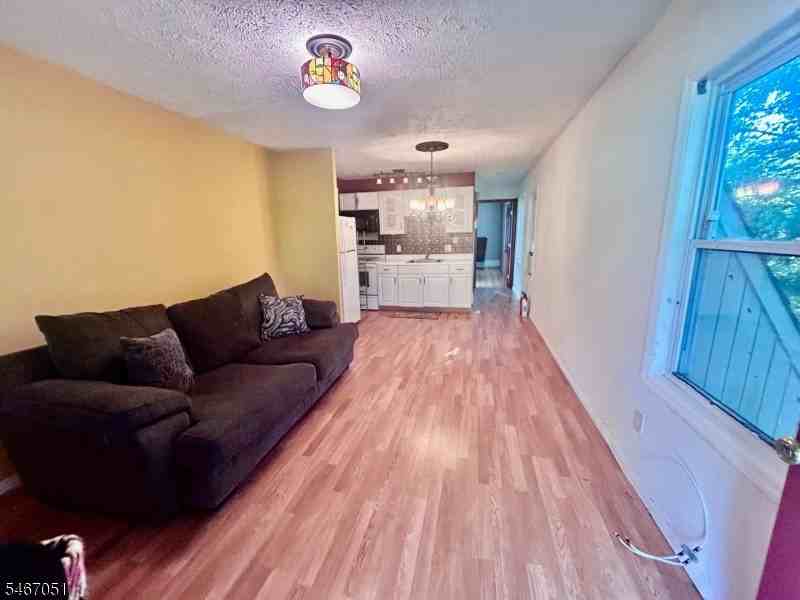 209 Unit E   Lake Shore North - Photo 5 of 13