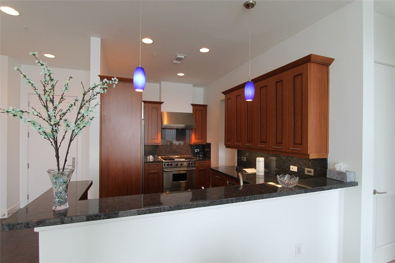 4821 Nasa Pkwy - Photo 2 of 25